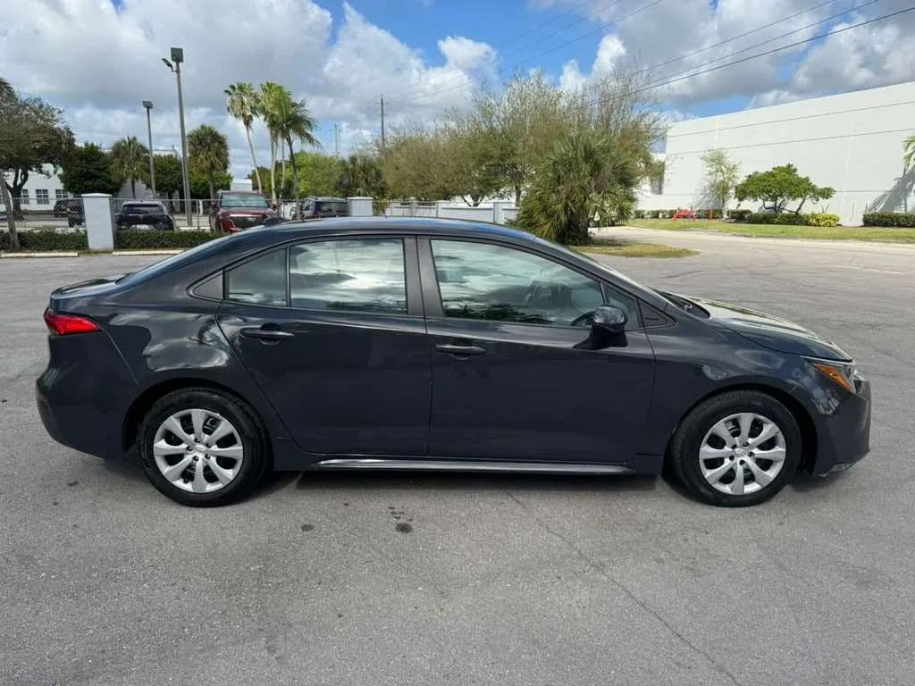 2024 Toyota Corolla — photo 1
